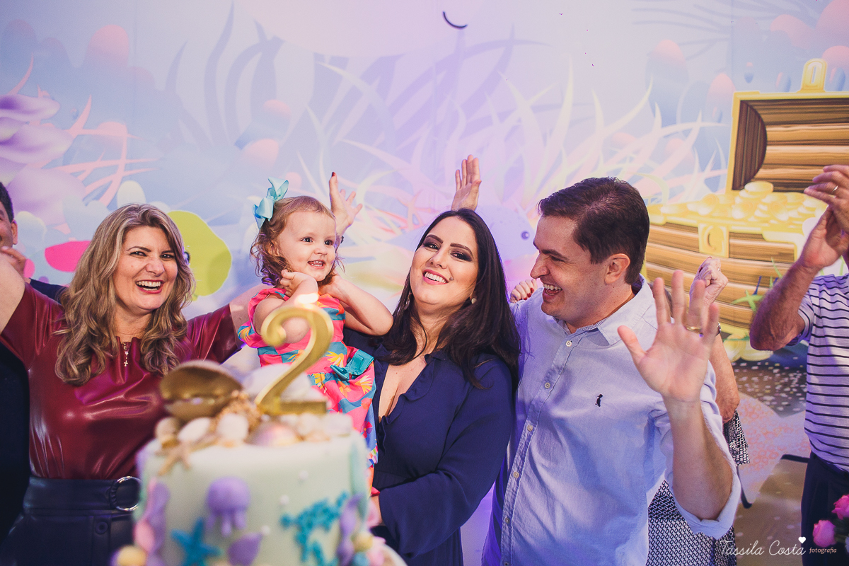 muitas crianças lindas, looks infantis para aniversário, decoração Giovana Xic Baloon, Gabriela Fardin e Falipe, filha única, mundo rosa, decoração nos sonhos em vitória ES