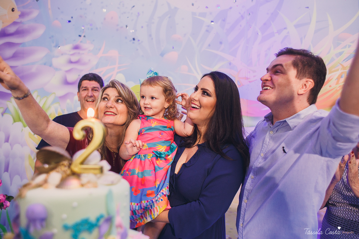 muitas crianças lindas, looks infantis para aniversário, decoração Giovana Xic Baloon, Gabriela Fardin e Falipe, filha única, mundo rosa, decoração nos sonhos em vitória ES