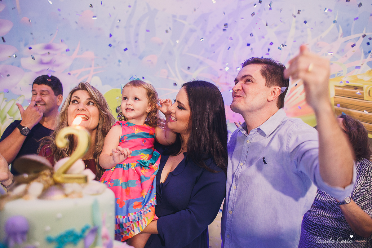 muitas crianças lindas, looks infantis para aniversário, decoração Giovana Xic Baloon, Gabriela Fardin e Falipe, filha única, mundo rosa, decoração nos sonhos em vitória ES