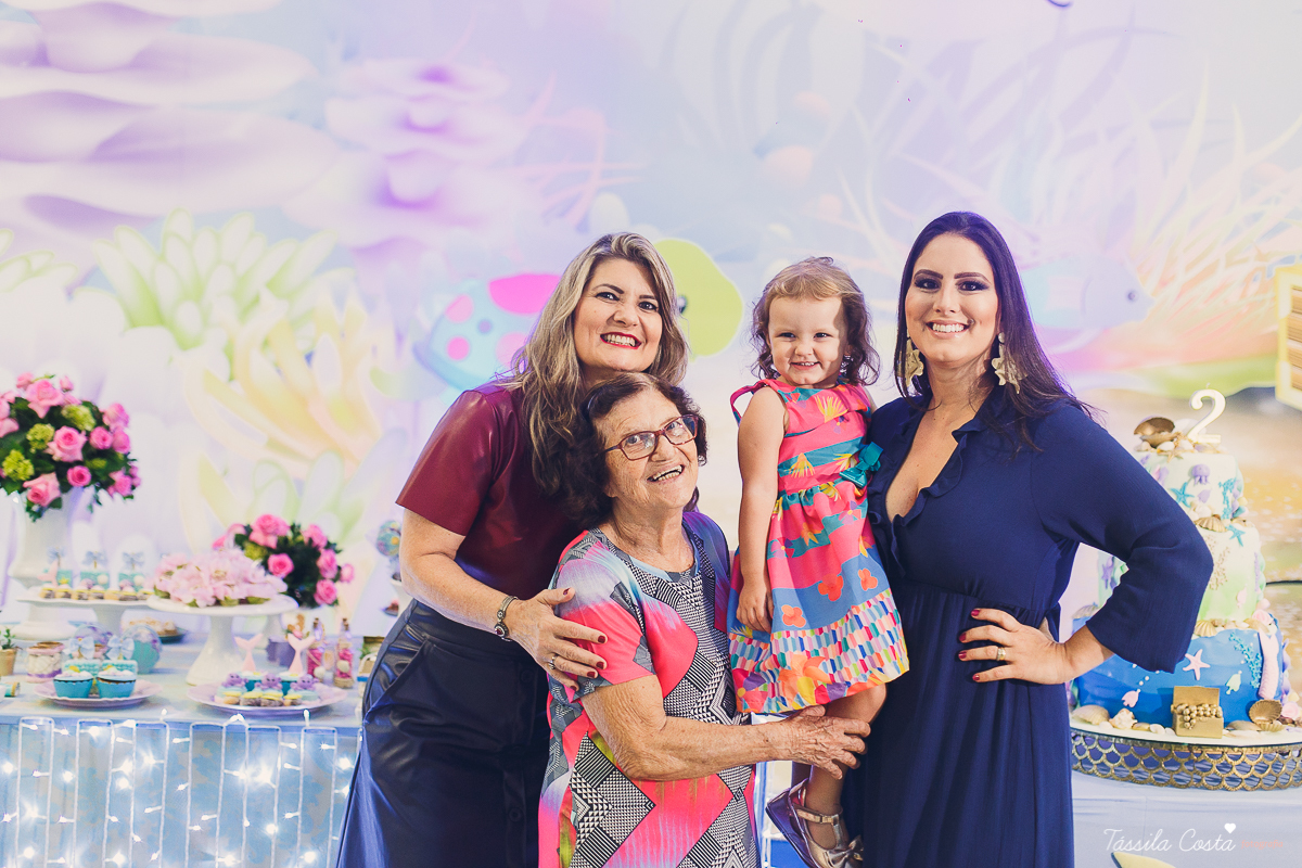 muitas crianças lindas, looks infantis para aniversário, decoração Giovana Xic Baloon, Gabriela Fardin e Falipe, filha única, mundo rosa, decoração nos sonhos em vitória ES