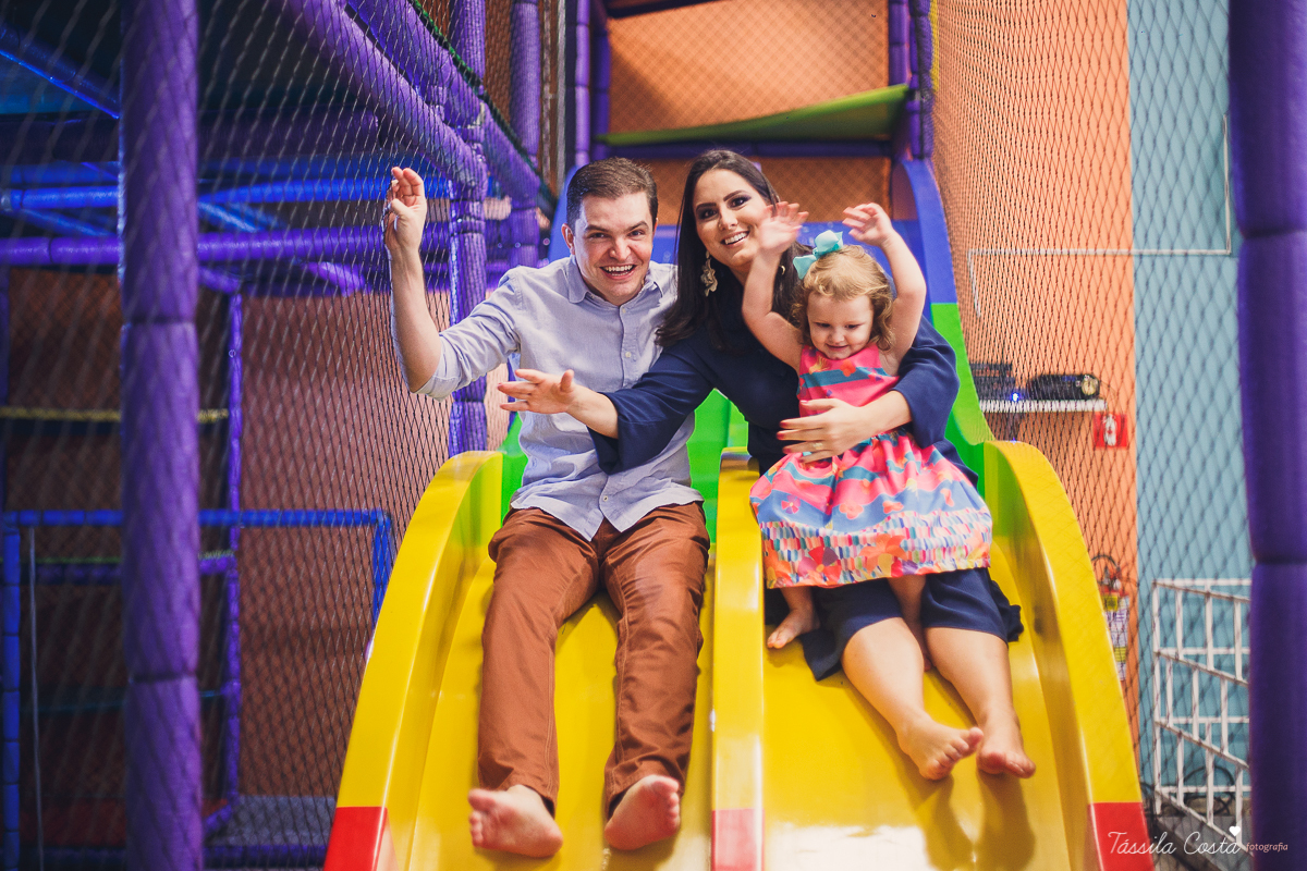 muitas crianças lindas, looks infantis para aniversário, decoração Giovana Xic Baloon, Gabriela Fardin e Falipe, filha única, mundo rosa, decoração nos sonhos em vitória ES