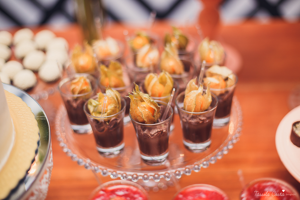 fotos lindas de bodas de coral, festa de 35 anos de casamento, inspiração para bodas de coral, fotografia de casamento em Vila Velha - ES, Praia da Costa, festa linda no prédio da Praia da Costa, Tássila Costa, Zilma e Delcio, Ed. Lausane Praia da Costa