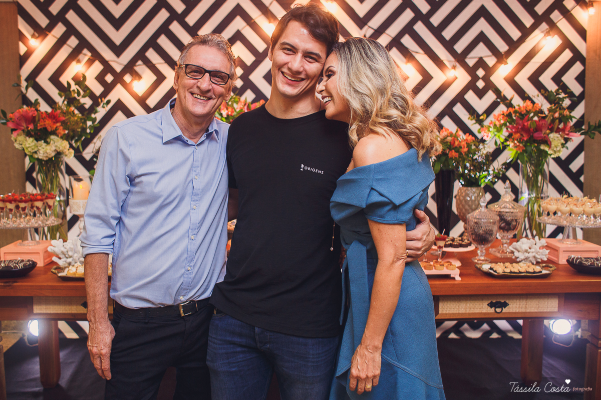 fotos lindas de bodas de coral, festa de 35 anos de casamento, inspiração para bodas de coral, fotografia de casamento em Vila Velha - ES, Praia da Costa, festa linda no prédio da Praia da Costa, Tássila Costa, Zilma e Delcio, Ed. Lausane Praia da Costa