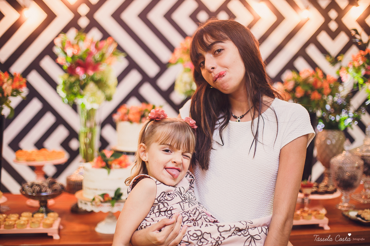 fotos lindas de bodas de coral, festa de 35 anos de casamento, inspiração para bodas de coral, fotografia de casamento em Vila Velha - ES, Praia da Costa, festa linda no prédio da Praia da Costa, Tássila Costa, Zilma e Delcio, Ed. Lausane Praia da Costa