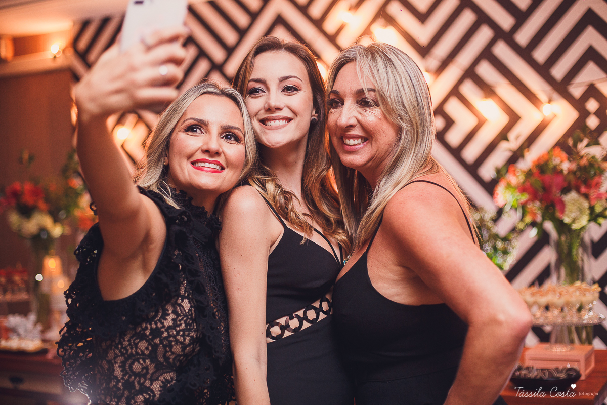 fotos lindas de bodas de coral, festa de 35 anos de casamento, inspiração para bodas de coral, fotografia de casamento em Vila Velha - ES, Praia da Costa, festa linda no prédio da Praia da Costa, Tássila Costa, Zilma e Delcio, Ed. Lausane Praia da Costa