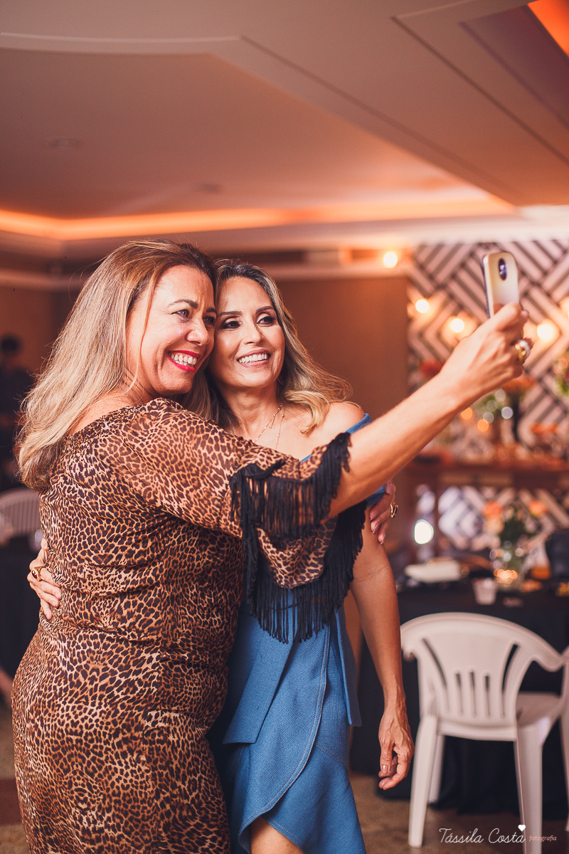 fotos lindas de bodas de coral, festa de 35 anos de casamento, inspiração para bodas de coral, fotografia de casamento em Vila Velha - ES, Praia da Costa, festa linda no prédio da Praia da Costa, Tássila Costa, Zilma e Delcio, Ed. Lausane Praia da Costa