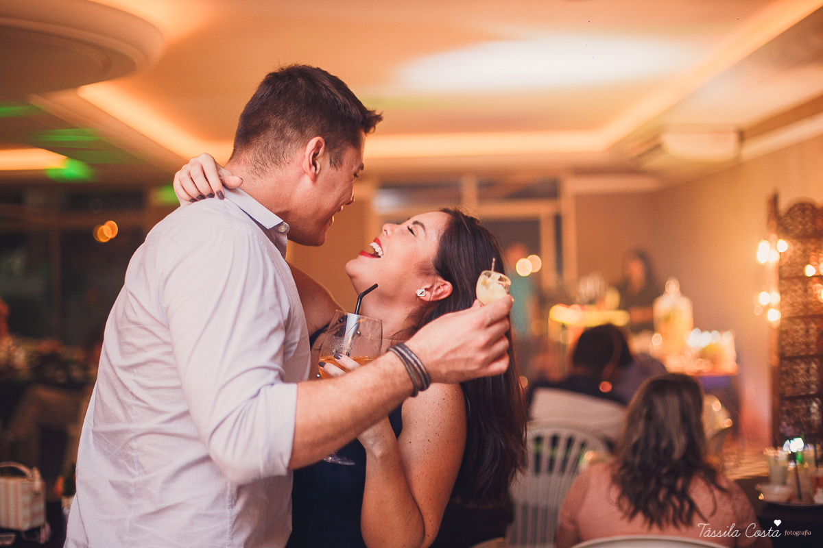 fotos lindas de bodas de coral, festa de 35 anos de casamento, inspiração para bodas de coral, fotografia de casamento em Vila Velha - ES, Praia da Costa, festa linda no prédio da Praia da Costa, Tássila Costa, Zilma e Delcio, Ed. Lausane Praia da Costa