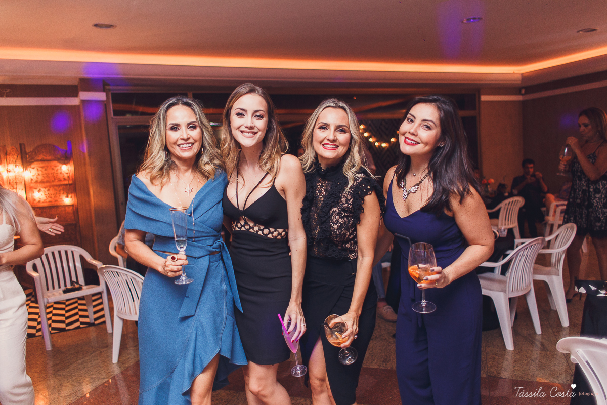 fotos lindas de bodas de coral, festa de 35 anos de casamento, inspiração para bodas de coral, fotografia de casamento em Vila Velha - ES, Praia da Costa, festa linda no prédio da Praia da Costa, Tássila Costa, Zilma e Delcio, Ed. Lausane Praia da Costa