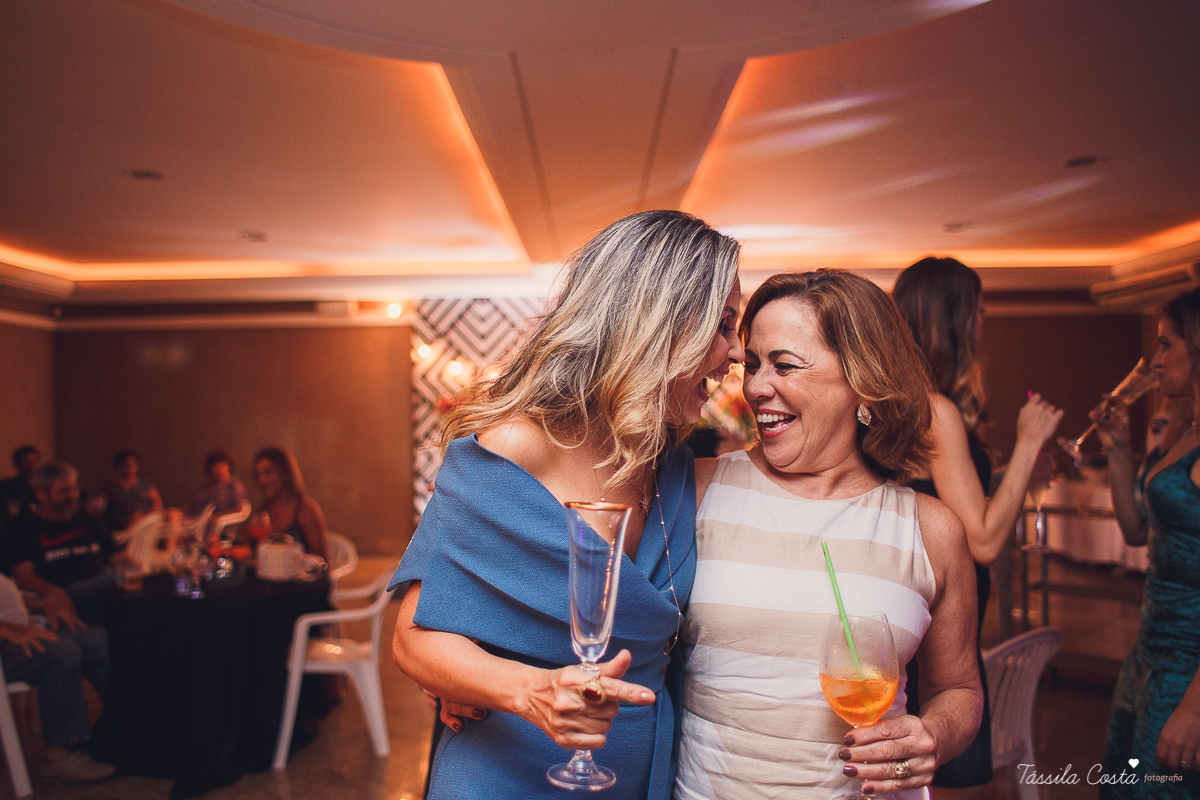 fotos lindas de bodas de coral, festa de 35 anos de casamento, inspiração para bodas de coral, fotografia de casamento em Vila Velha - ES, Praia da Costa, festa linda no prédio da Praia da Costa, Tássila Costa, Zilma e Delcio, Ed. Lausane Praia da Costa