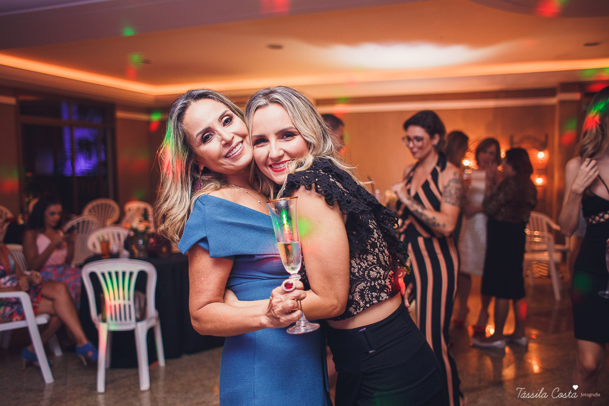 fotos lindas de bodas de coral, festa de 35 anos de casamento, inspiração para bodas de coral, fotografia de casamento em Vila Velha - ES, Praia da Costa, festa linda no prédio da Praia da Costa, Tássila Costa, Zilma e Delcio, Ed. Lausane Praia da Costa