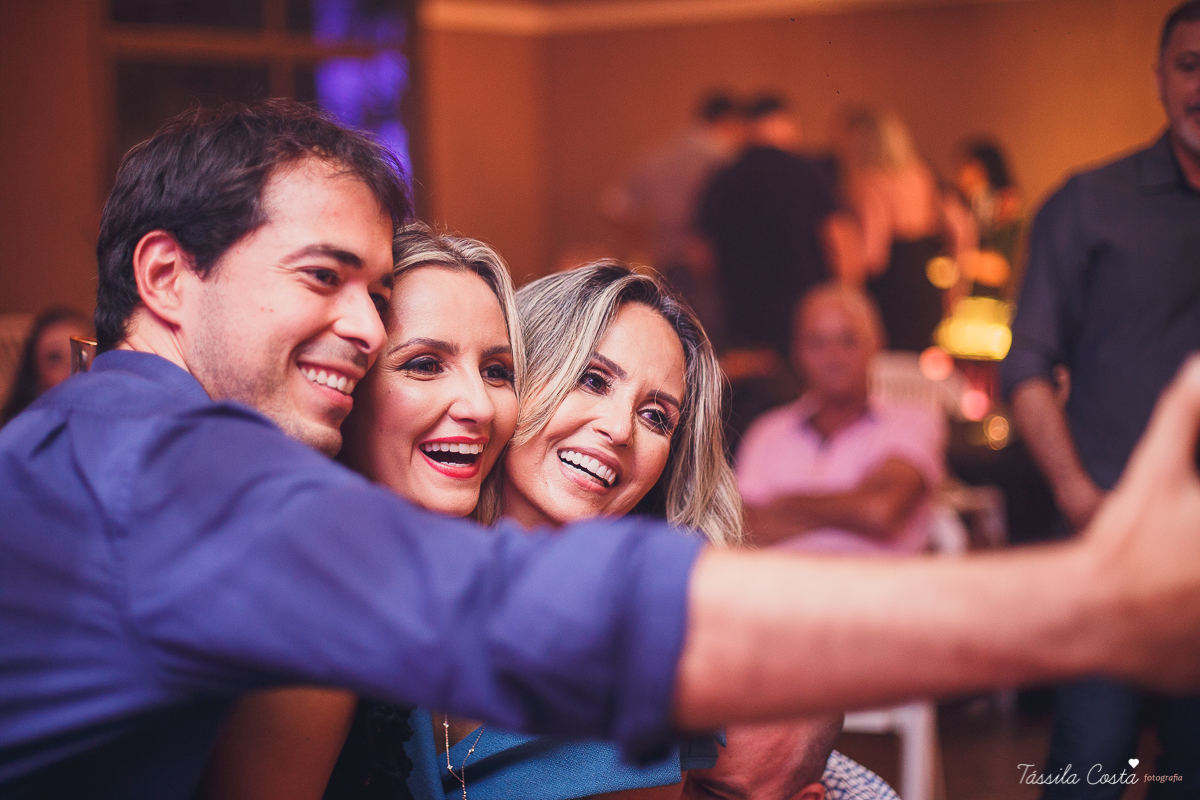 fotos lindas de bodas de coral, festa de 35 anos de casamento, inspiração para bodas de coral, fotografia de casamento em Vila Velha - ES, Praia da Costa, festa linda no prédio da Praia da Costa, Tássila Costa, Zilma e Delcio, Ed. Lausane Praia da Costa