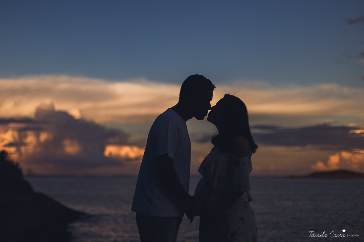 fotos no por do sol, fotos de por do sol, fotos de grávida no por do sol, por do sol em Vitória, poses para grávidas no por do sol, registro fotográfico de amor, amo por do sol, fotos românticas com por do sol, casal no por do sol, gravidinha, doula