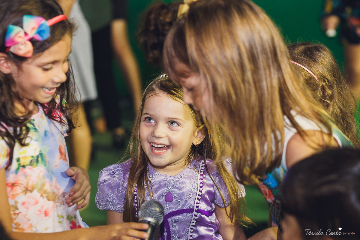 aniversário de 5 anos da princesa Sophia, decoração simples e linda tema princesa Sophia, festa em Vitória ES, festa em prédio, fotografia de aniversário infantil em vitória es, Praia do Canto ES