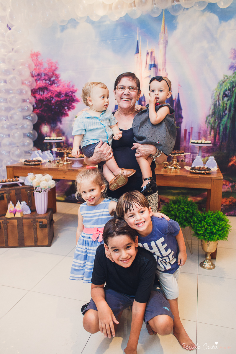 aniversário de 5 anos da princesa Sophia, decoração simples e linda tema princesa Sophia, festa em Vitória ES, festa em prédio, fotografia de aniversário infantil em vitória es, Praia do Canto ES