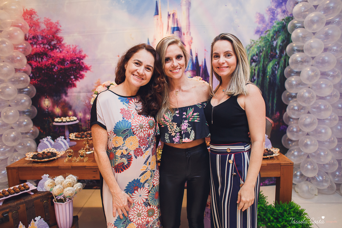 aniversário de 5 anos da princesa Sophia, decoração simples e linda tema princesa Sophia, festa em Vitória ES, festa em prédio, fotografia de aniversário infantil em vitória es, Praia do Canto ES