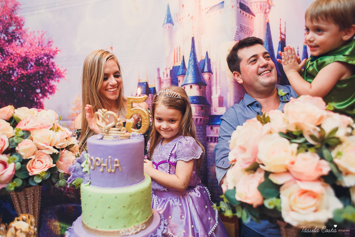aniversário de 5 anos da princesa Sophia, decoração simples e linda tema princesa Sophia, festa em Vitória ES, festa em prédio, fotografia de aniversário infantil em vitória es, Praia do Canto ES