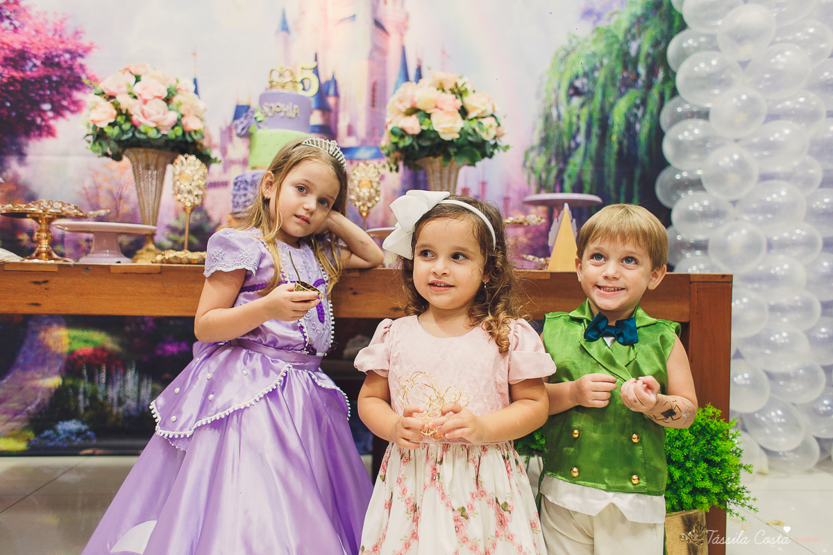 aniversário de 5 anos da princesa Sophia, decoração simples e linda tema princesa Sophia, festa em Vitória ES, festa em prédio, fotografia de aniversário infantil em vitória es, Praia do Canto ES