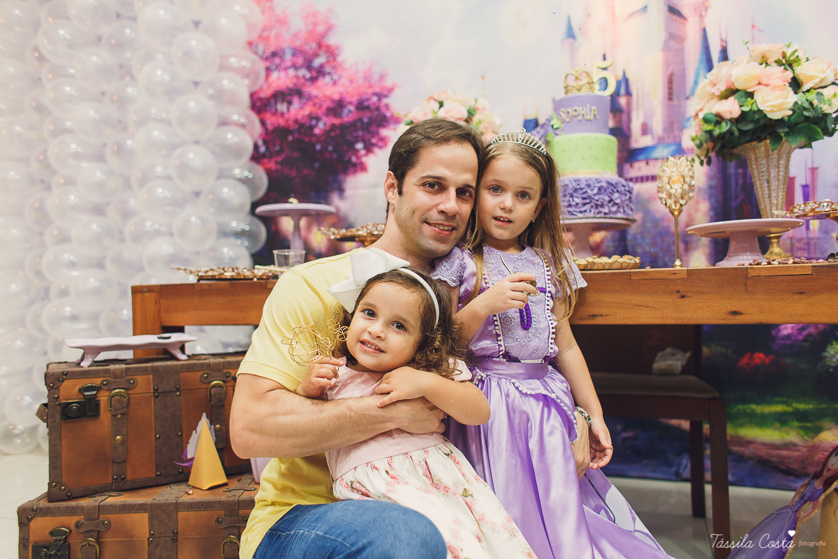 aniversário de 5 anos da princesa Sophia, decoração simples e linda tema princesa Sophia, festa em Vitória ES, festa em prédio, fotografia de aniversário infantil em vitória es, Praia do Canto ES