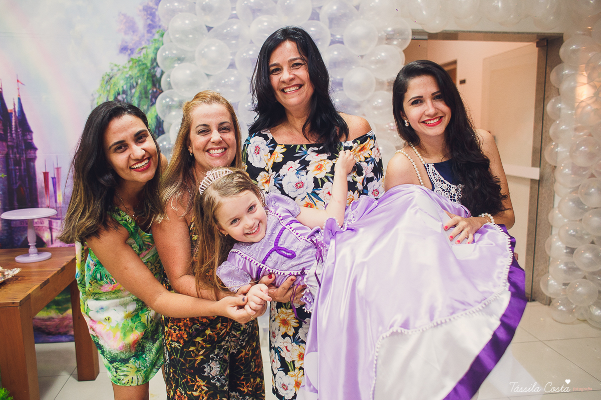 aniversário de 5 anos da princesa Sophia, decoração simples e linda tema princesa Sophia, festa em Vitória ES, festa em prédio, fotografia de aniversário infantil em vitória es, Praia do Canto ES