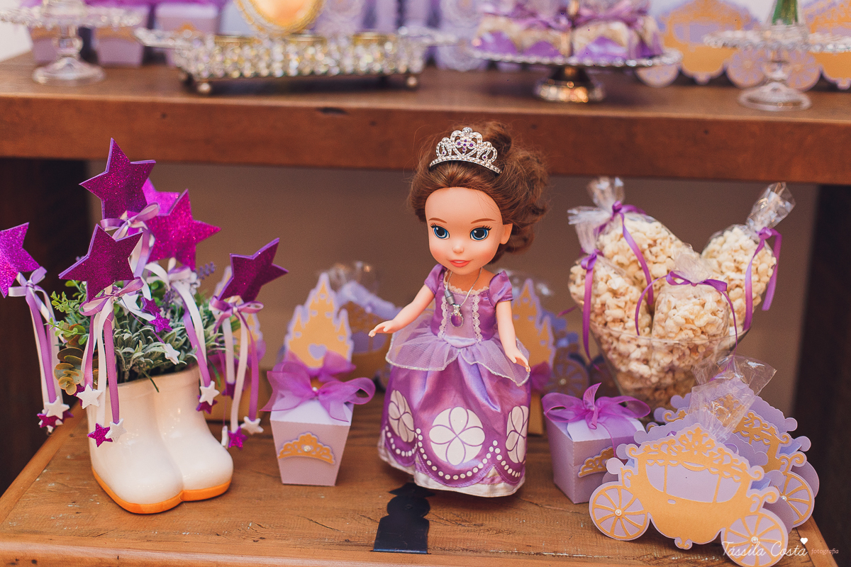 aniversário de 5 anos da princesa Sophia, decoração simples e linda tema princesa Sophia, festa em Vitória ES, festa em prédio, fotografia de aniversário infantil em vitória es, Praia do Canto ES