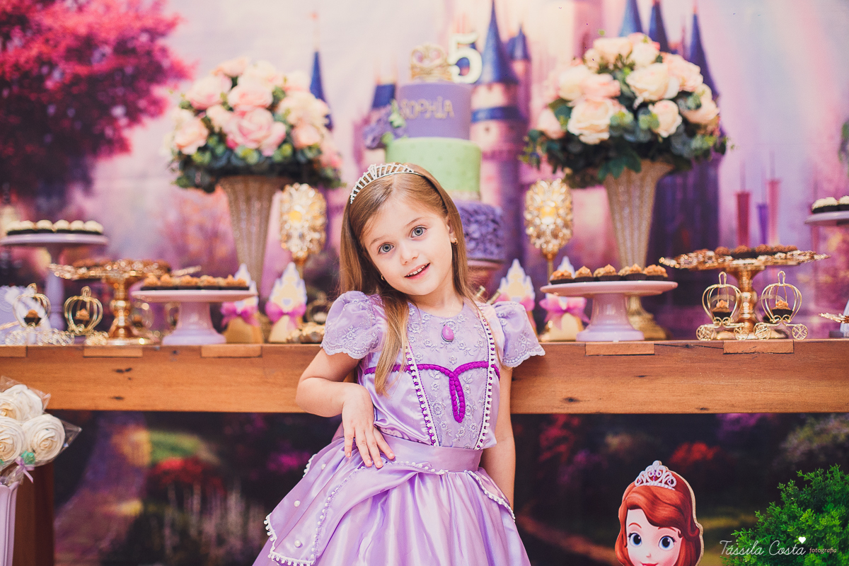 aniversário de 5 anos da princesa Sophia, decoração simples e linda tema princesa Sophia, festa em Vitória ES, festa em prédio, fotografia de aniversário infantil em vitória es, Praia do Canto ES