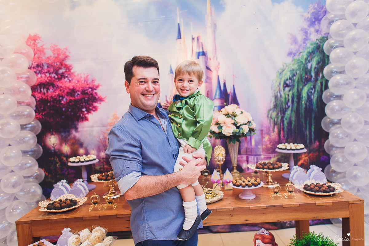 aniversário de 5 anos da princesa Sophia, decoração simples e linda tema princesa Sophia, festa em Vitória ES, festa em prédio, fotografia de aniversário infantil em vitória es, Praia do Canto ES