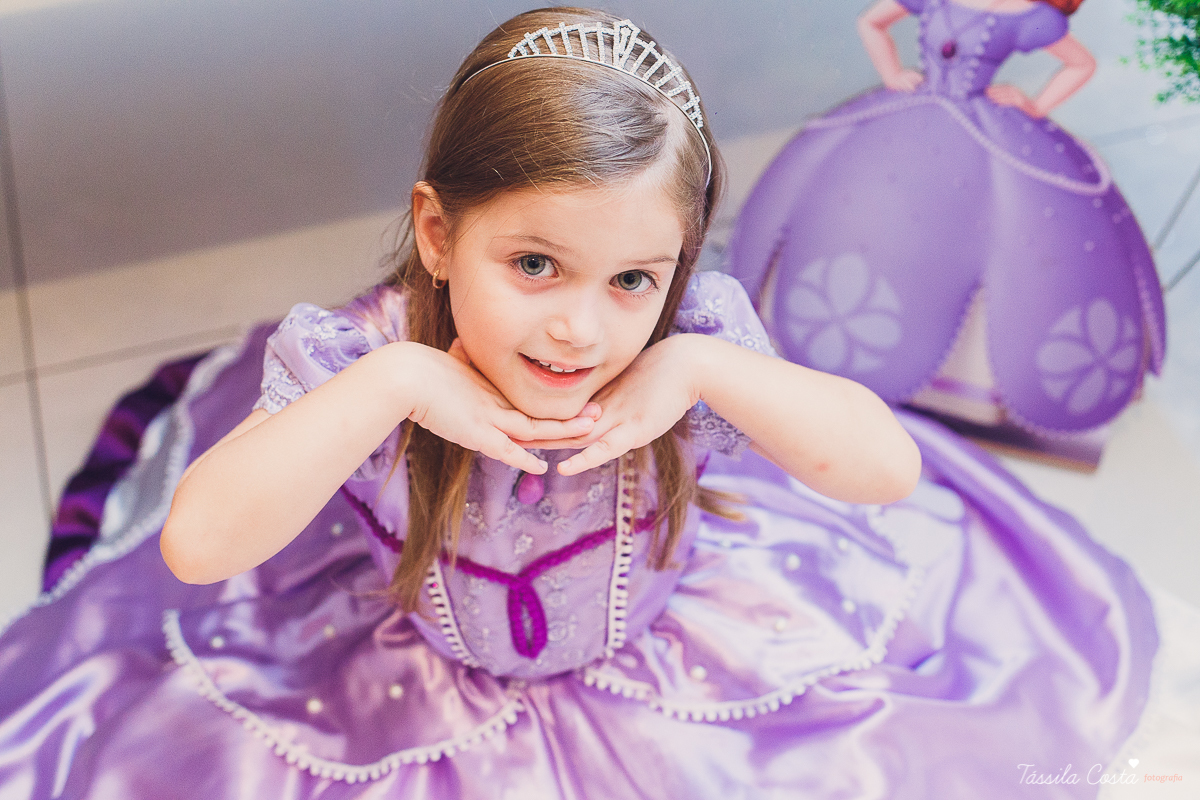 aniversário de 5 anos da princesa Sophia, decoração simples e linda tema princesa Sophia, festa em Vitória ES, festa em prédio, fotografia de aniversário infantil em vitória es, Praia do Canto ES