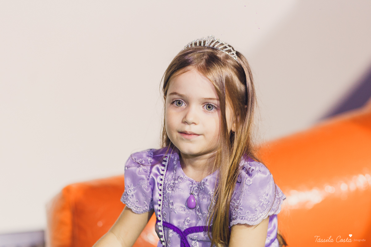 aniversário de 5 anos da princesa Sophia, decoração simples e linda tema princesa Sophia, festa em Vitória ES, festa em prédio, fotografia de aniversário infantil em vitória es, Praia do Canto ES