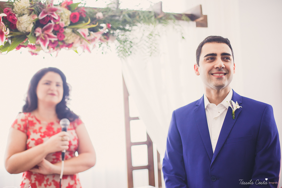 casamento intimista feito na área de lazer do prédio, em jardim da penha, fotografia de casamento em vitória es, bruna e andré, cachorrinho levando as alianças, decoração para mini casamento na hora do almoço 