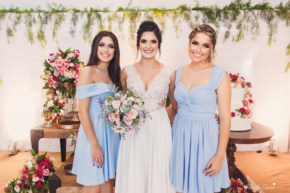 casamento intimista feito na área de lazer do prédio, em jardim da penha, fotografia de casamento em vitória es, bruna e andré, cachorrinho levando as alianças, decoração para mini casamento na hora do almoço 