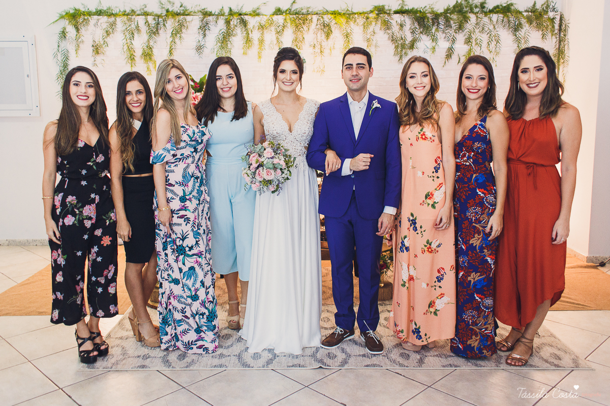casamento intimista feito na área de lazer do prédio, em jardim da penha, fotografia de casamento em vitória es, bruna e andré, cachorrinho levando as alianças, decoração para mini casamento na hora do almoço 
