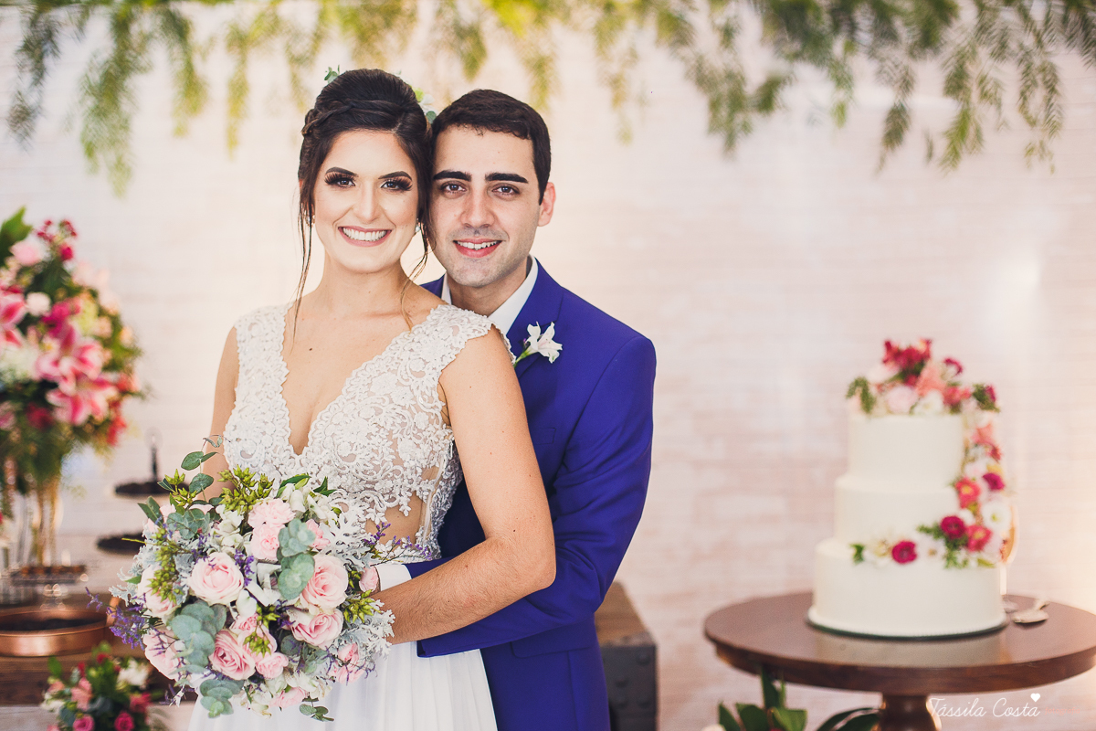 casamento intimista feito na área de lazer do prédio, em jardim da penha, fotografia de casamento em vitória es, bruna e andré, cachorrinho levando as alianças, decoração para mini casamento na hora do almoço 