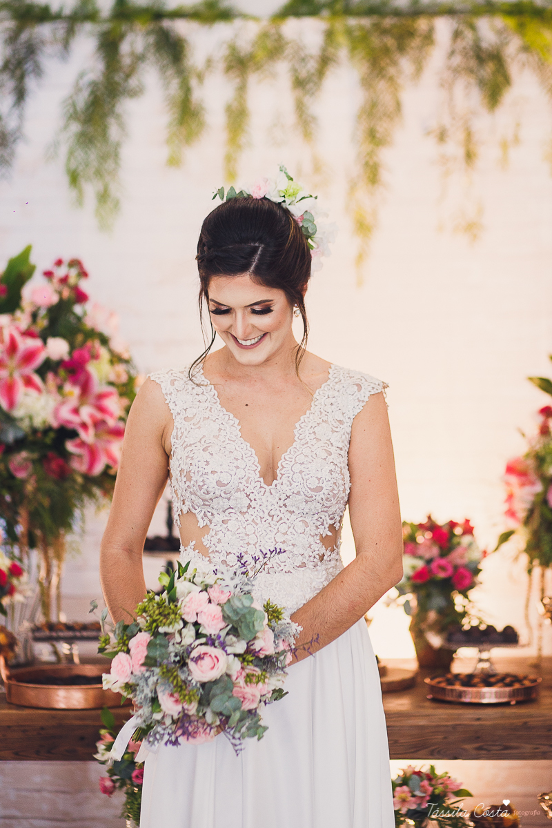 casamento intimista feito na área de lazer do prédio, em jardim da penha, fotografia de casamento em vitória es, bruna e andré, cachorrinho levando as alianças, decoração para mini casamento na hora do almoço 