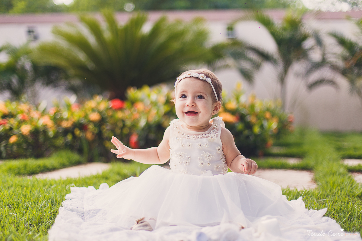 ensaio externo, clara 9 meses, fotos fofas com bebê de 9 meses, mãe de menina, mundo rosa, fotos feitas no condomínio de casas na serra, vitória es, tássila costa fotografia