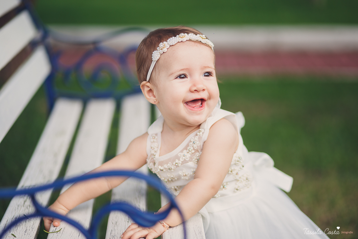 ensaio externo, clara 9 meses, fotos fofas com bebê de 9 meses, mãe de menina, mundo rosa, fotos feitas no condomínio de casas na serra, vitória es, tássila costa fotografia