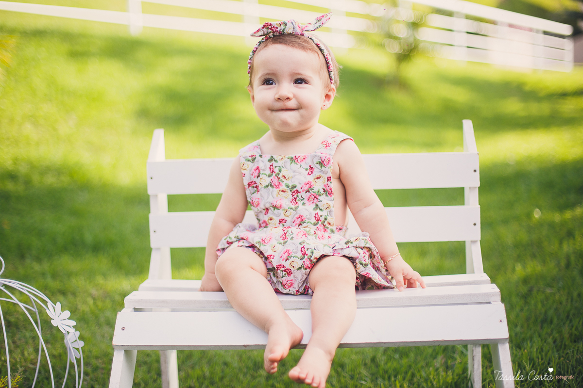 ensaio externo, clara 9 meses, fotos fofas com bebê de 9 meses, mãe de menina, mundo rosa, fotos feitas no condomínio de casas na serra, vitória es, tássila costa fotografia