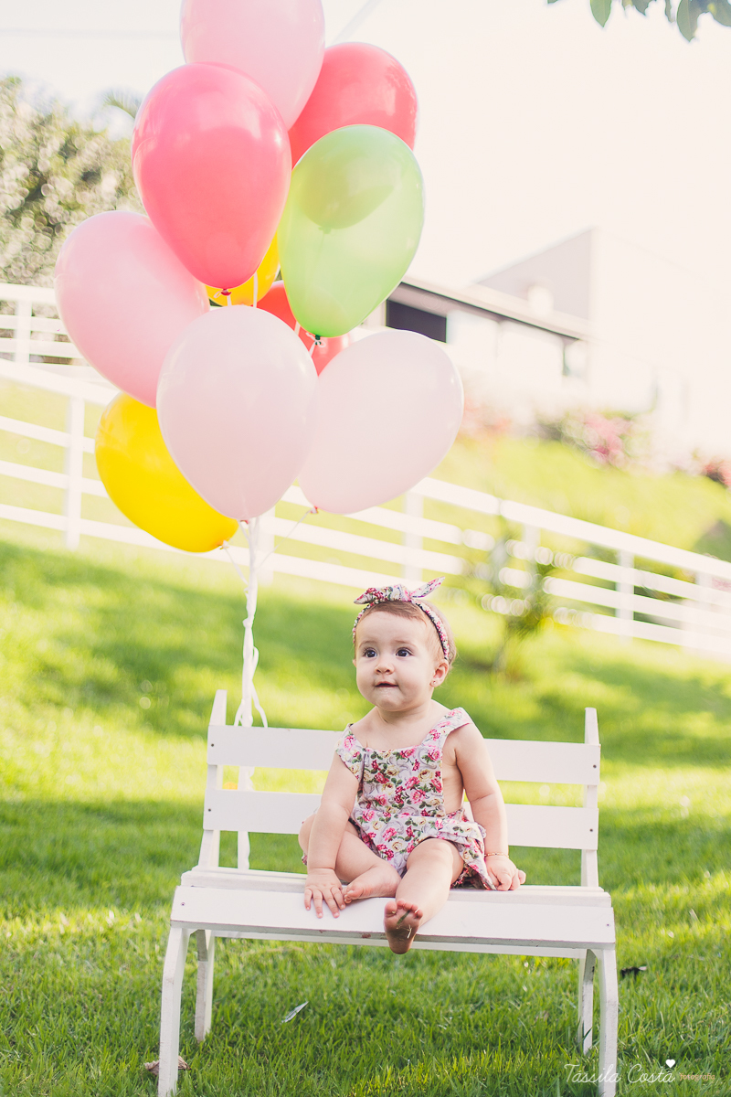 ensaio externo, clara 9 meses, fotos fofas com bebê de 9 meses, mãe de menina, mundo rosa, fotos feitas no condomínio de casas na serra, vitória es, tássila costa fotografia
