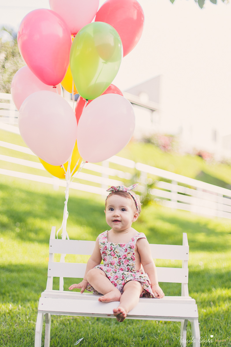 ensaio externo, clara 9 meses, fotos fofas com bebê de 9 meses, mãe de menina, mundo rosa, fotos feitas no condomínio de casas na serra, vitória es, tássila costa fotografia