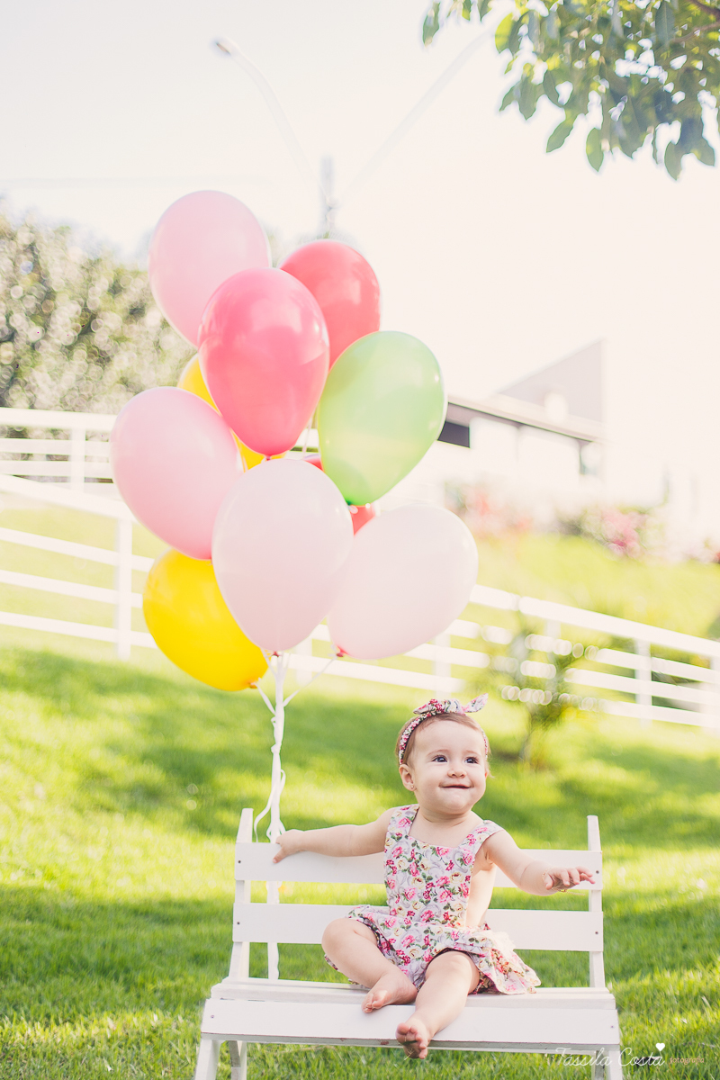 ensaio externo, clara 9 meses, fotos fofas com bebê de 9 meses, mãe de menina, mundo rosa, fotos feitas no condomínio de casas na serra, vitória es, tássila costa fotografia