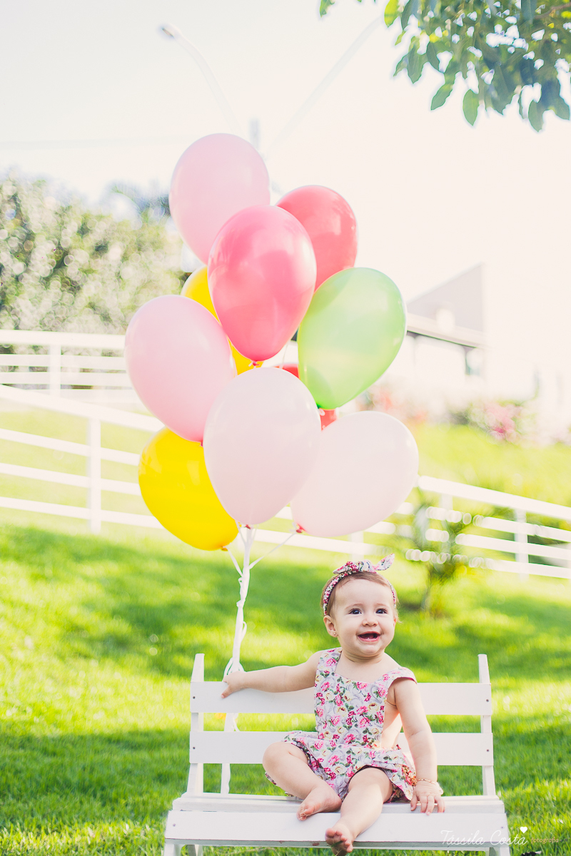 ensaio externo, clara 9 meses, fotos fofas com bebê de 9 meses, mãe de menina, mundo rosa, fotos feitas no condomínio de casas na serra, vitória es, tássila costa fotografia