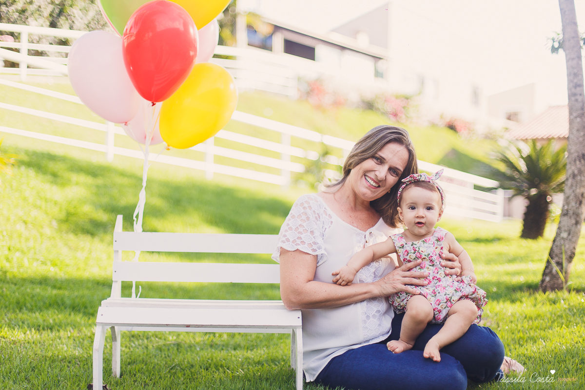 ensaio externo, clara 9 meses, fotos fofas com bebê de 9 meses, mãe de menina, mundo rosa, fotos feitas no condomínio de casas na serra, vitória es, tássila costa fotografia