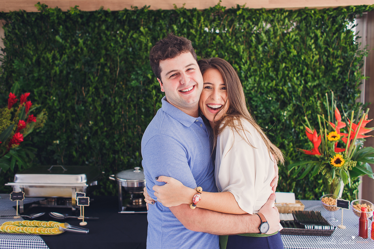 almoço para padrinhos de casamento, do casal Karla e Marcelo, casamento em Venda Nova do Imigrante, fotografia de casamento intimista, casamento feito na área de lazer do prédio, 