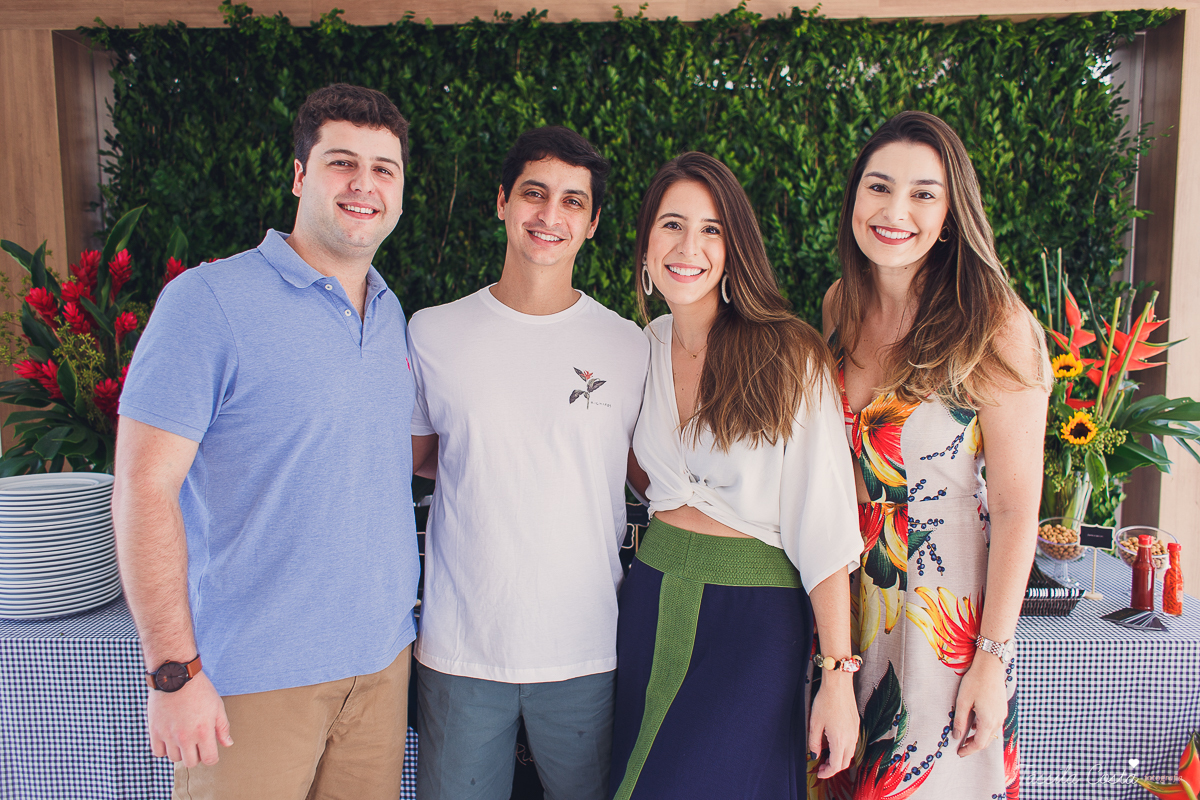 almoço para padrinhos de casamento, do casal Karla e Marcelo, casamento em Venda Nova do Imigrante, fotografia de casamento intimista, casamento feito na área de lazer do prédio, 