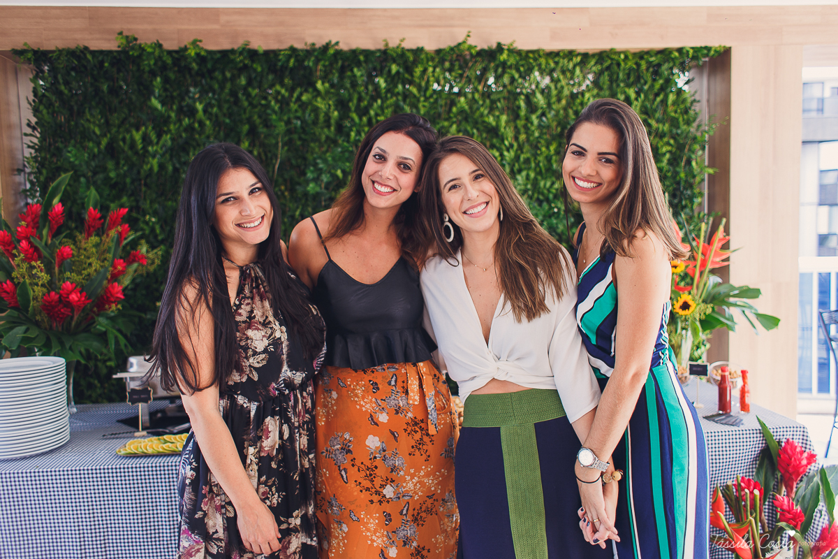 almoço para padrinhos de casamento, do casal Karla e Marcelo, casamento em Venda Nova do Imigrante, fotografia de casamento intimista, casamento feito na área de lazer do prédio, 