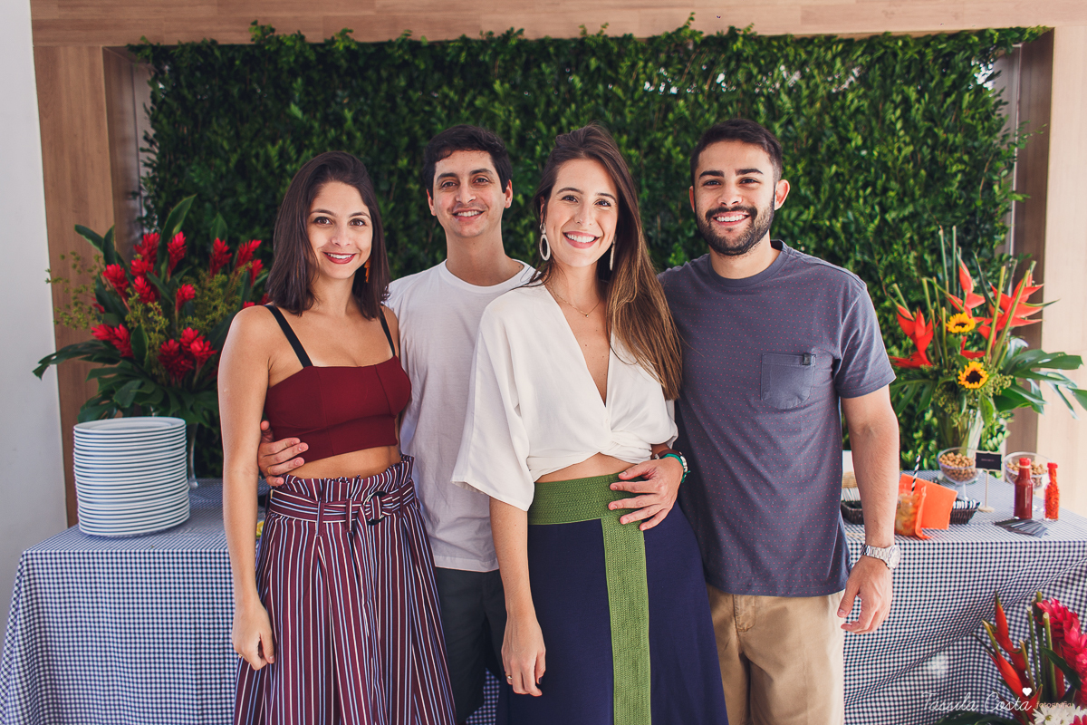 almoço para padrinhos de casamento, do casal Karla e Marcelo, casamento em Venda Nova do Imigrante, fotografia de casamento intimista, casamento feito na área de lazer do prédio, 