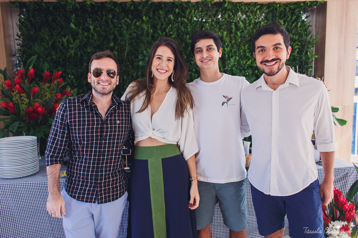 almoço para padrinhos de casamento, do casal Karla e Marcelo, casamento em Venda Nova do Imigrante, fotografia de casamento intimista, casamento feito na área de lazer do prédio, 