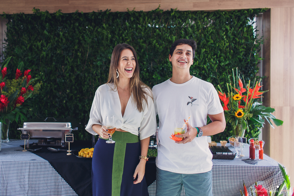 almoço para padrinhos de casamento, do casal Karla e Marcelo, casamento em Venda Nova do Imigrante, fotografia de casamento intimista, casamento feito na área de lazer do prédio, 