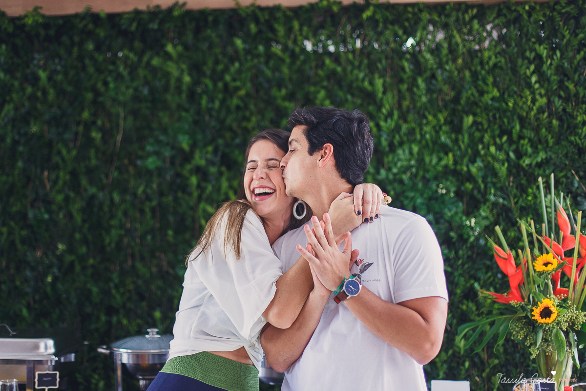 almoço para padrinhos de casamento, do casal Karla e Marcelo, casamento em Venda Nova do Imigrante, fotografia de casamento intimista, casamento feito na área de lazer do prédio, 