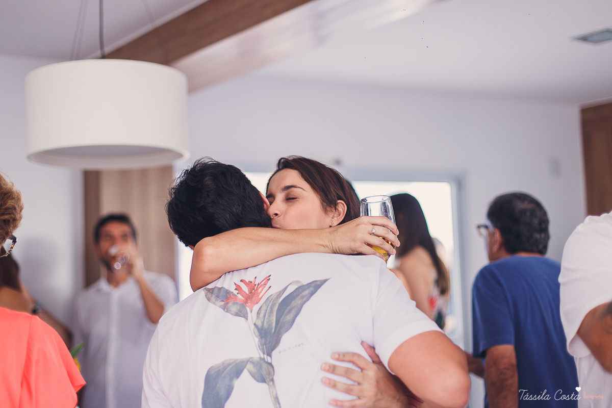 almoço para padrinhos de casamento, do casal Karla e Marcelo, casamento em Venda Nova do Imigrante, fotografia de casamento intimista, casamento feito na almoço para padrinhos de casamento, do casal Karla e Marcelo, casamento em Várea de lazer do prédio, 