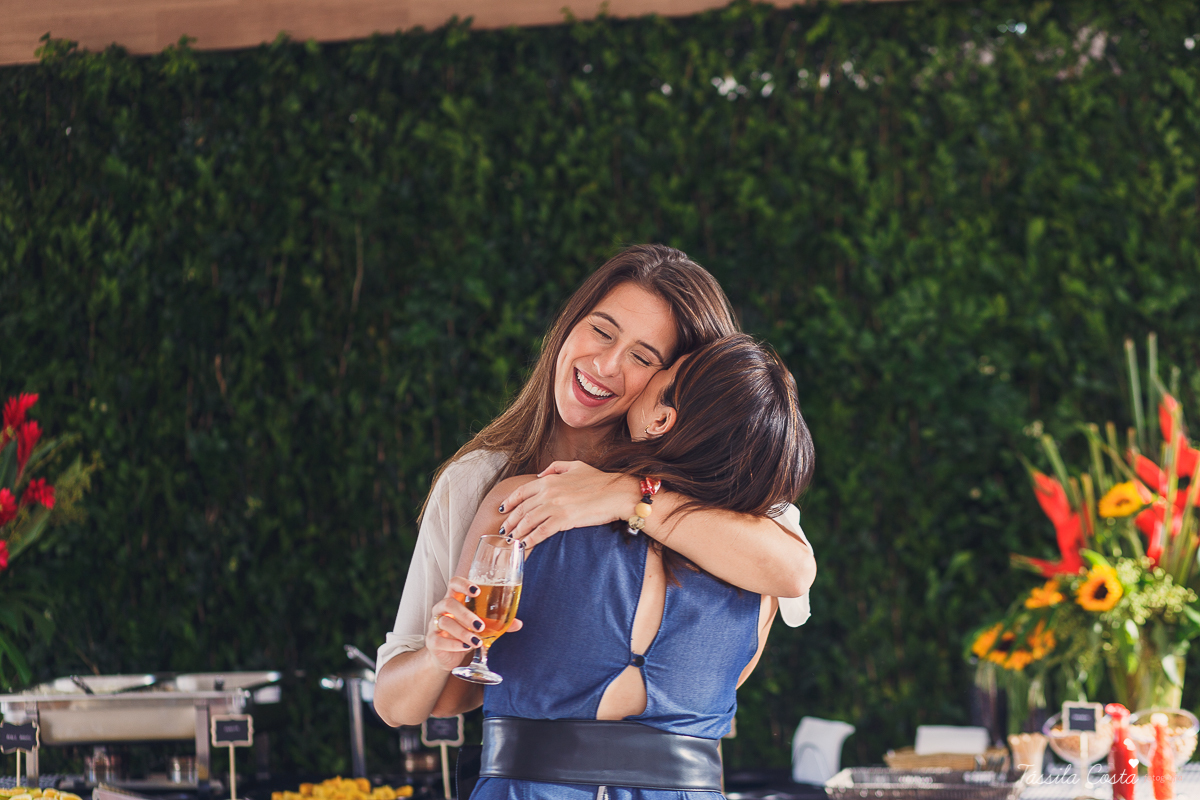 almoço para padrinhos de casamento, do casal Karla e Marcelo, casamento em Venda Nova do Imigrante, fotografia de casamento intimista, casamento feito na área de lazer do prédio, 